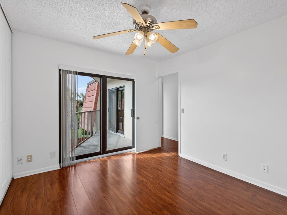 На продажу: $285,000 (2 спален, 2 ванн, 1218 Квадратных фут)