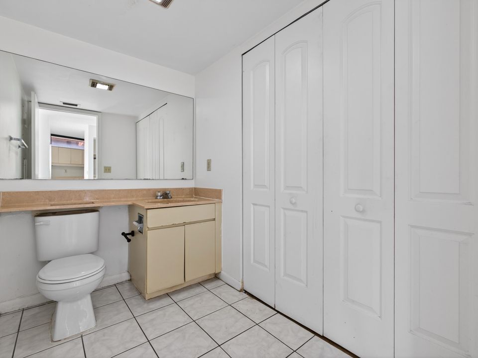 На продажу: $285,000 (2 спален, 2 ванн, 1218 Квадратных фут)