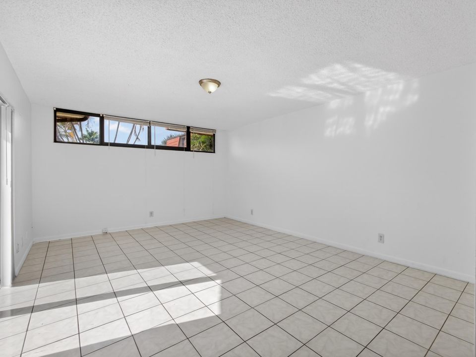 На продажу: $285,000 (2 спален, 2 ванн, 1218 Квадратных фут)