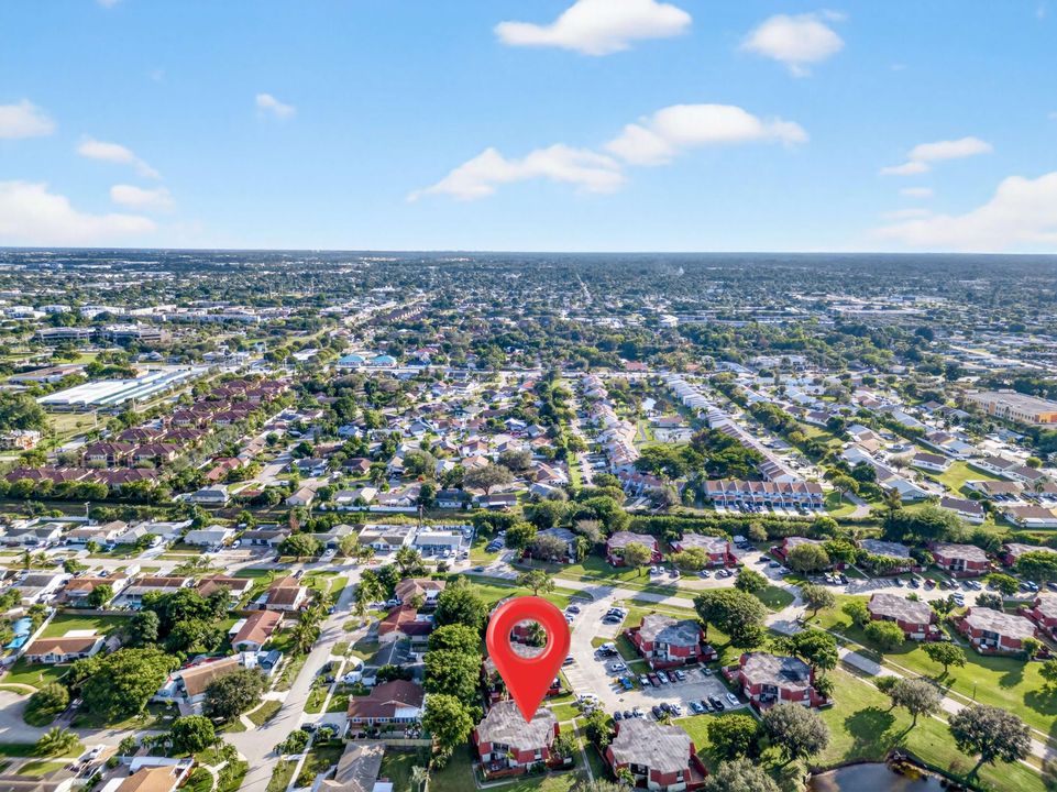 На продажу: $285,000 (2 спален, 2 ванн, 1218 Квадратных фут)