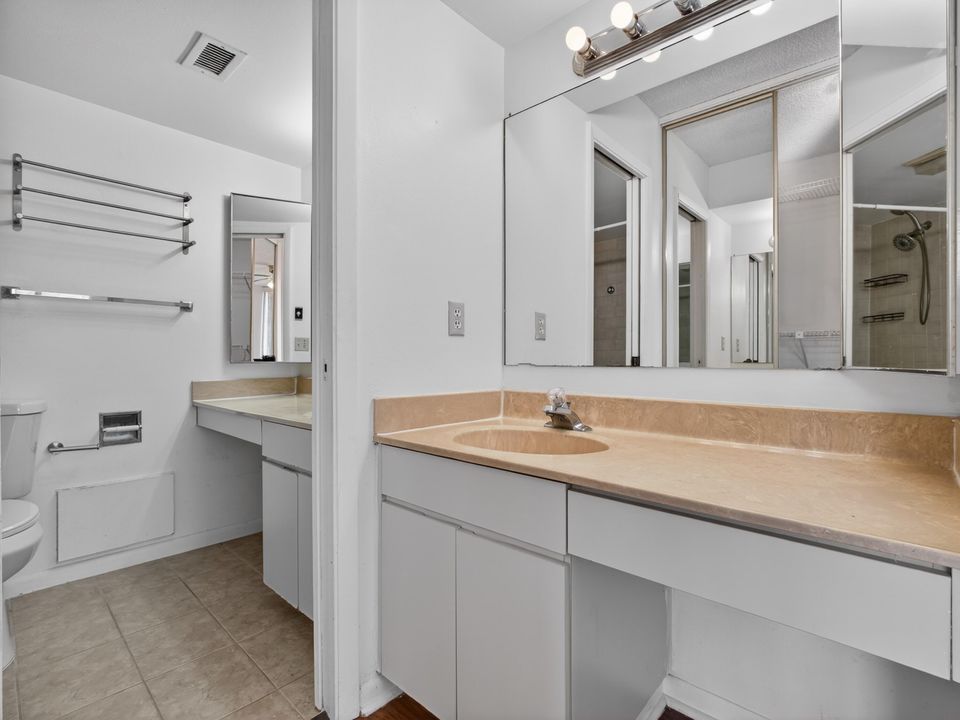 На продажу: $285,000 (2 спален, 2 ванн, 1218 Квадратных фут)