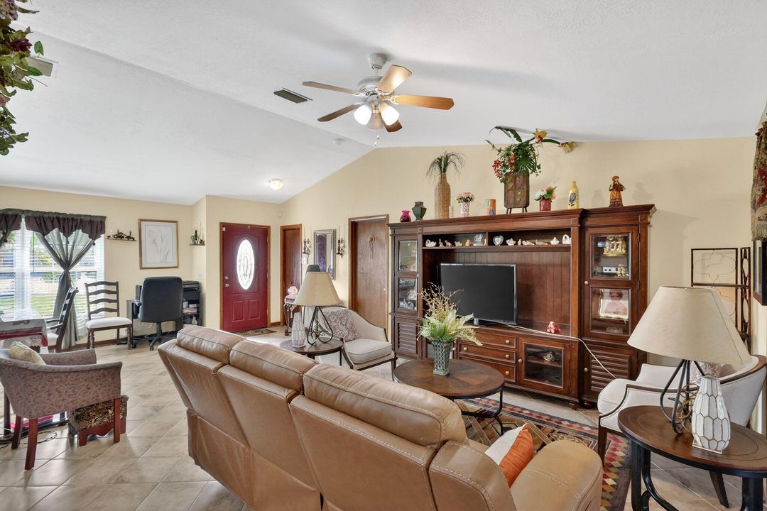 For Sale: $399,000 (3 beds, 2 baths, 1492 Square Feet)