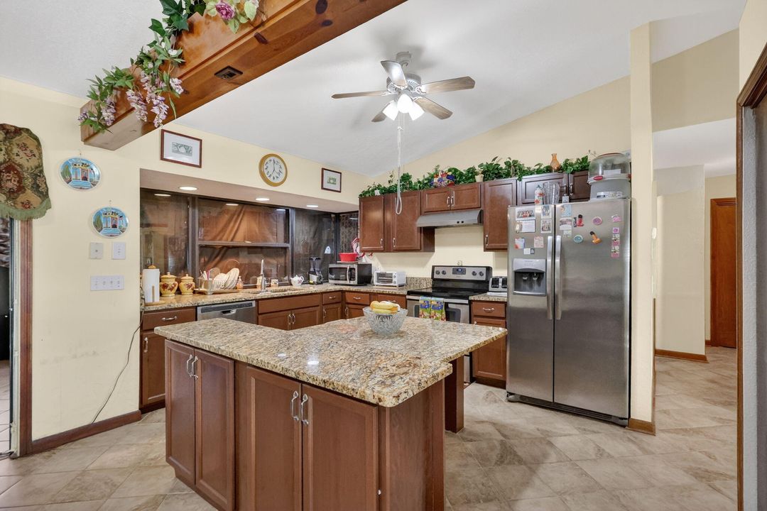 For Sale: $399,000 (3 beds, 2 baths, 1492 Square Feet)