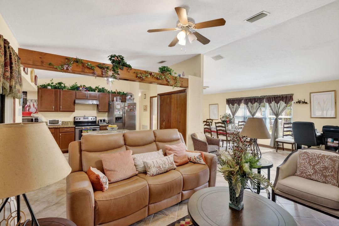 For Sale: $399,000 (3 beds, 2 baths, 1492 Square Feet)