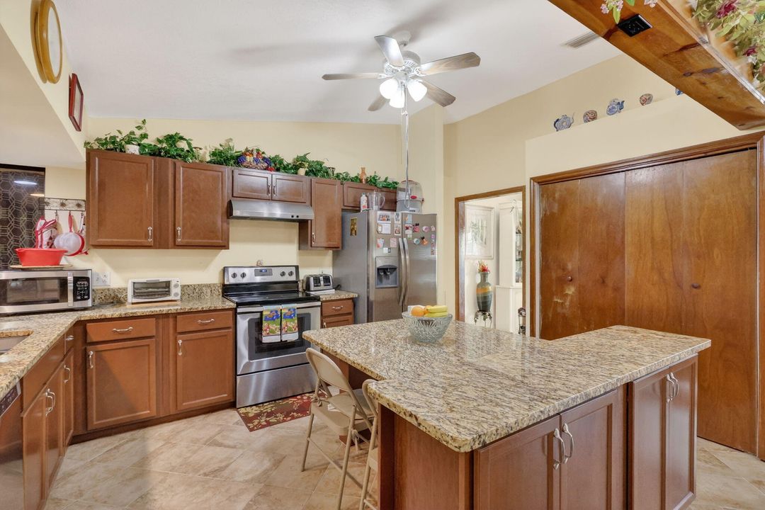 For Sale: $399,000 (3 beds, 2 baths, 1492 Square Feet)
