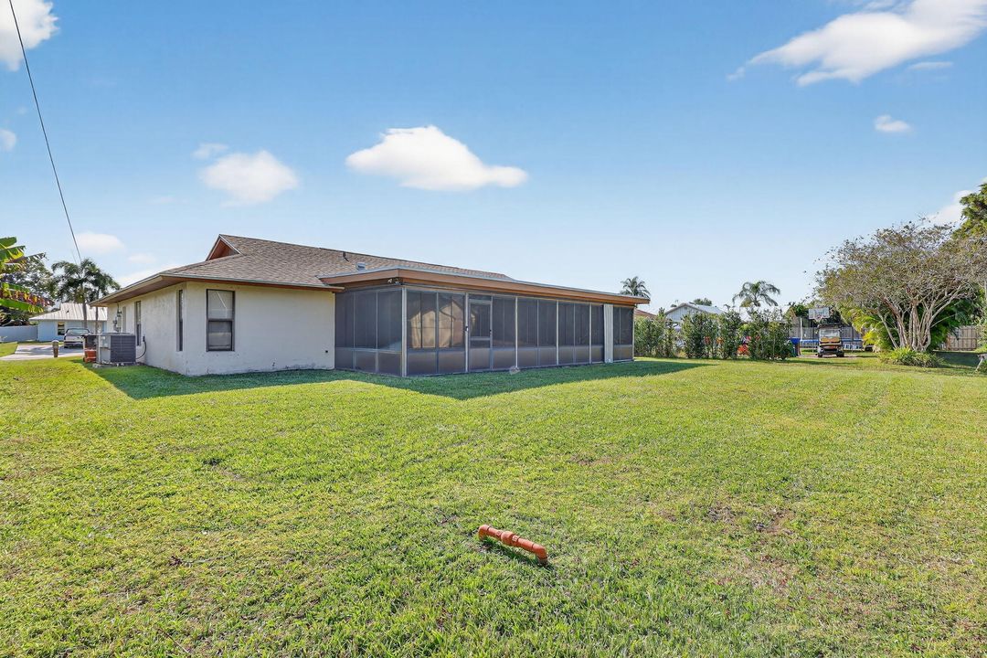 For Sale: $399,000 (3 beds, 2 baths, 1492 Square Feet)