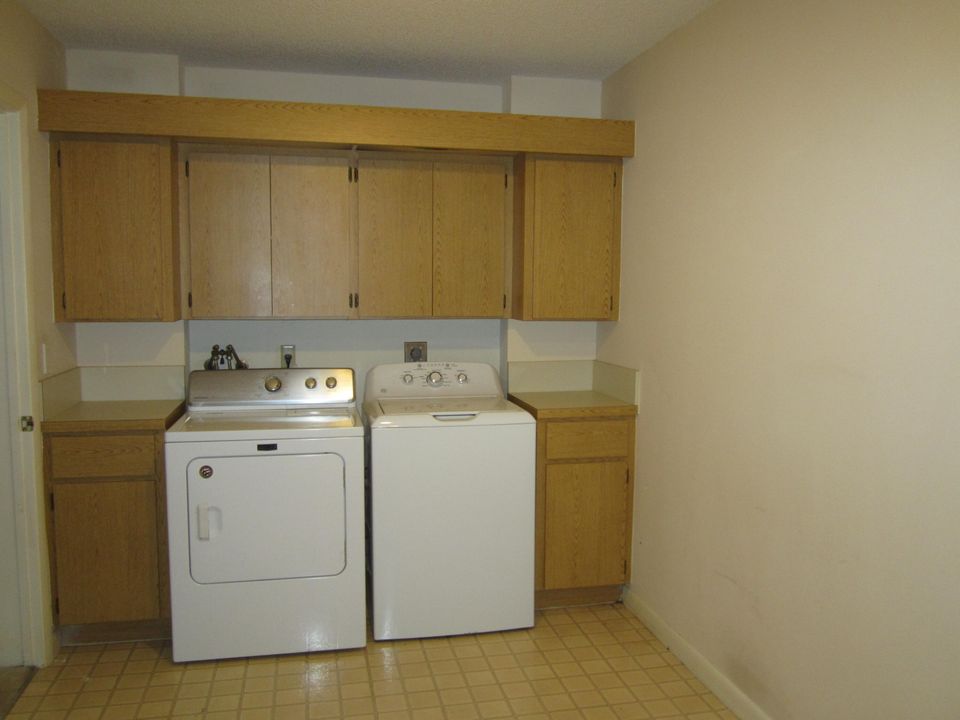 For Rent: $1,900 (2 beds, 2 baths, 1442 Square Feet)