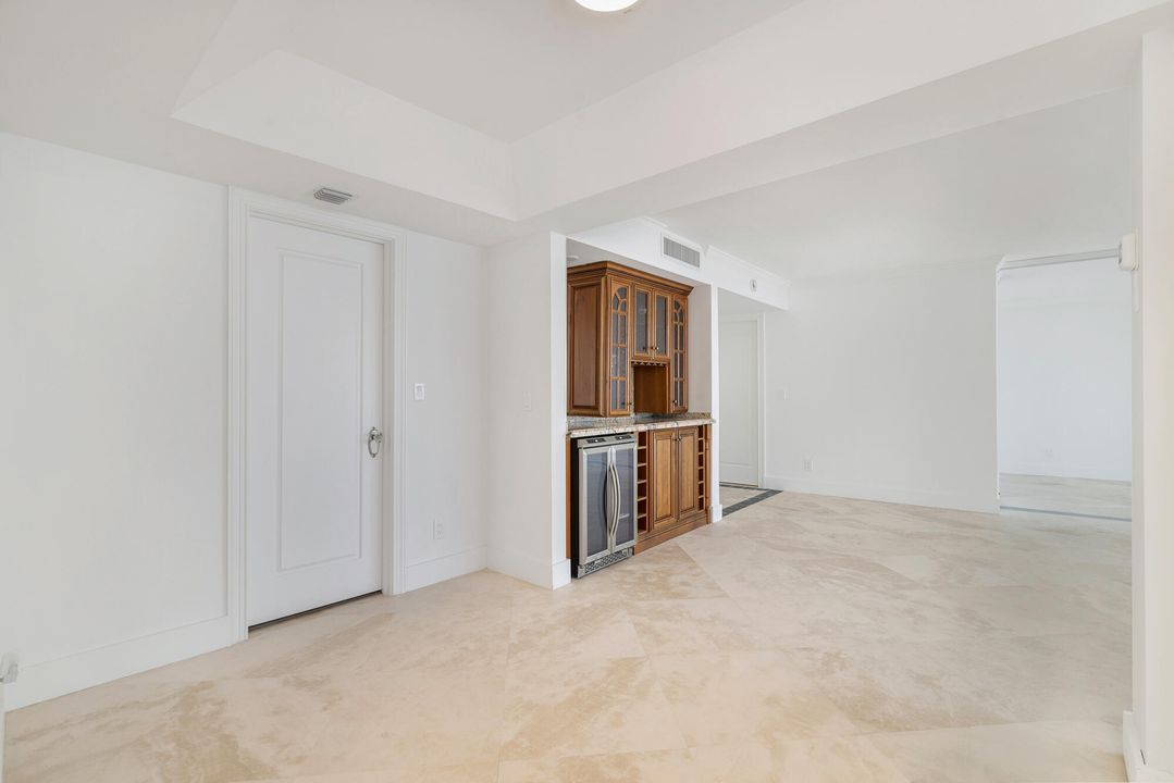 For Rent: $5,000 (2 beds, 2 baths, 1417 Square Feet)