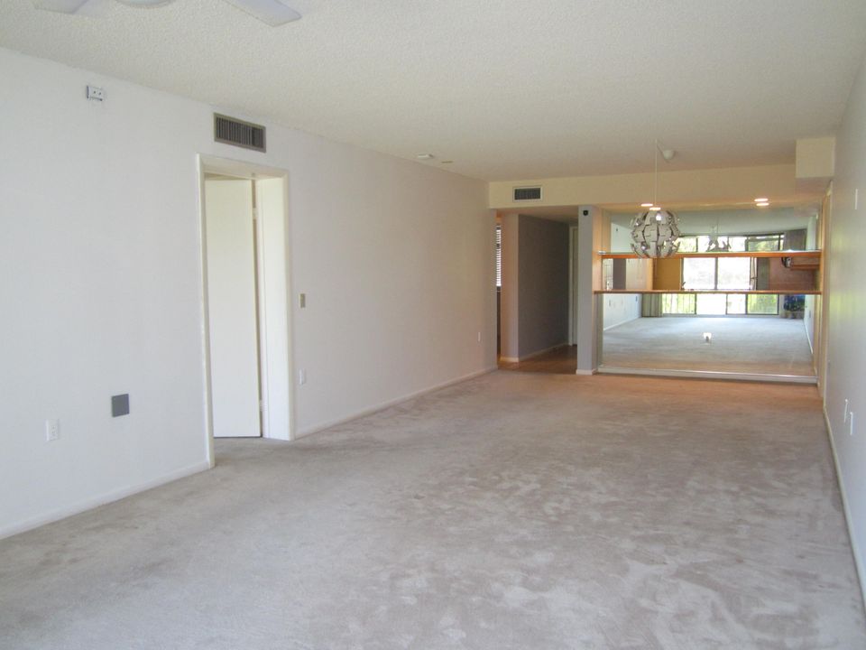 For Rent: $1,900 (2 beds, 2 baths, 1442 Square Feet)