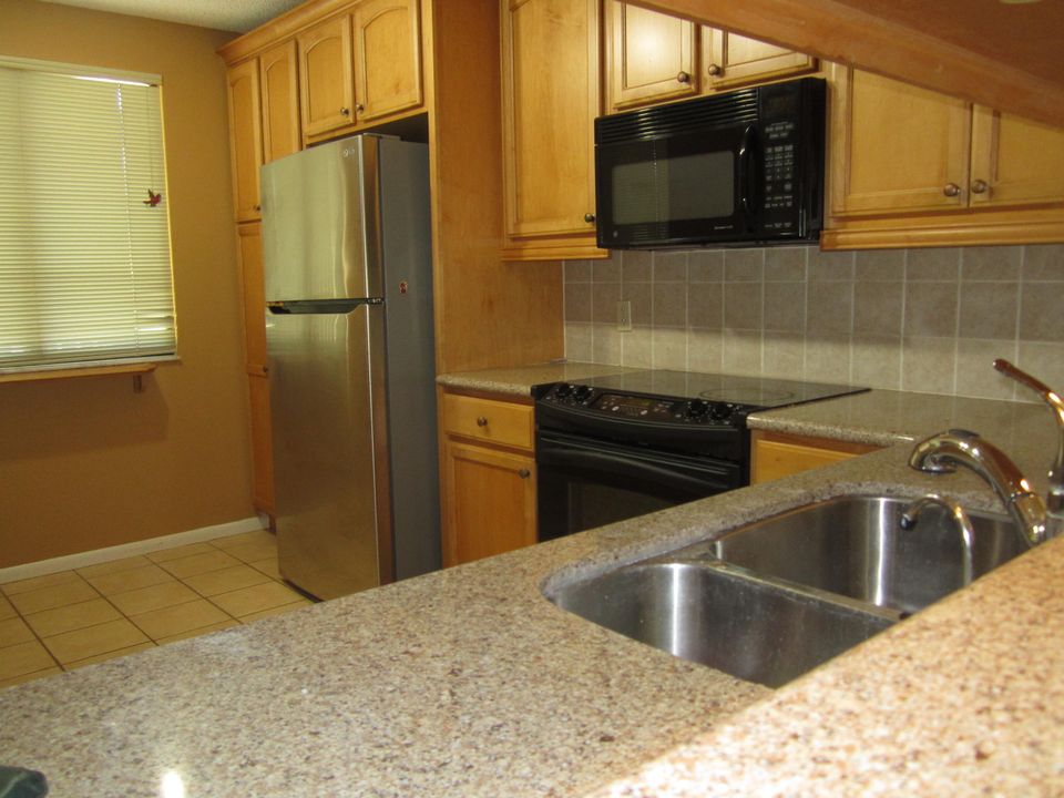 For Rent: $1,900 (2 beds, 2 baths, 1442 Square Feet)