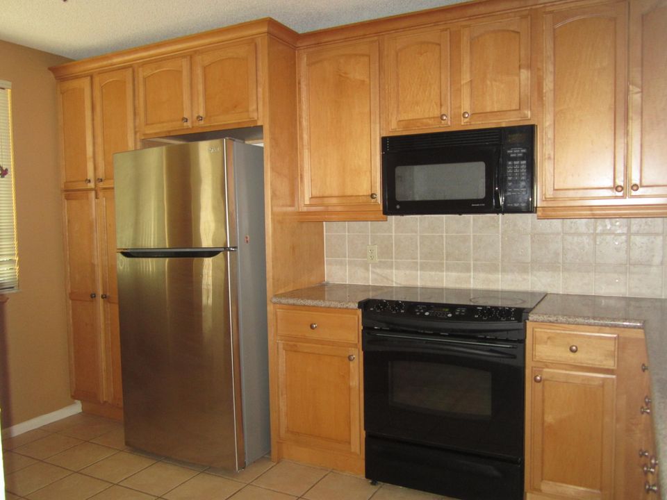 For Rent: $1,900 (2 beds, 2 baths, 1442 Square Feet)