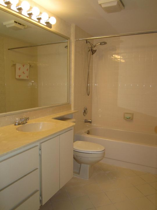 For Rent: $1,900 (2 beds, 2 baths, 1442 Square Feet)