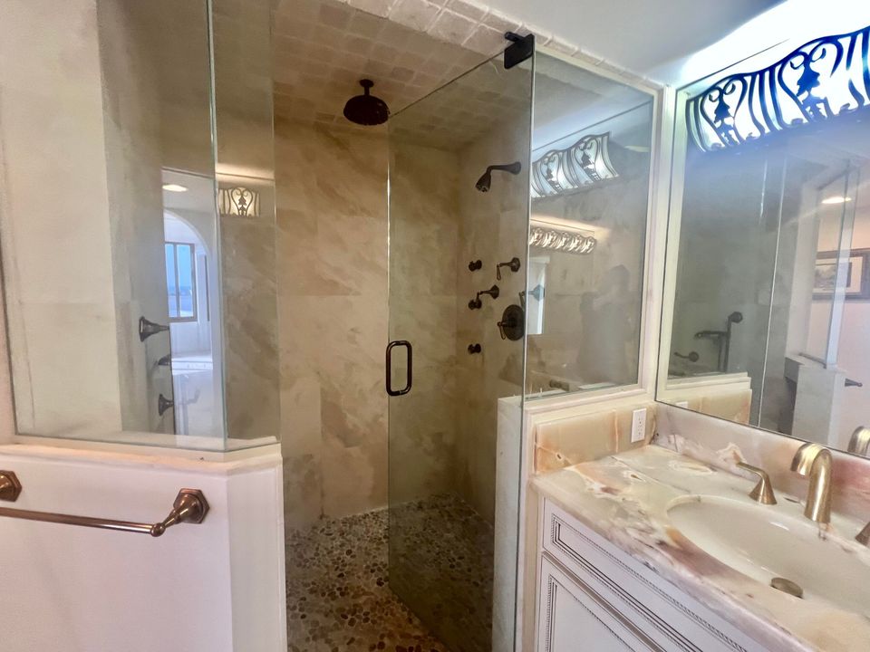 For Rent: $5,000 (2 beds, 2 baths, 1417 Square Feet)