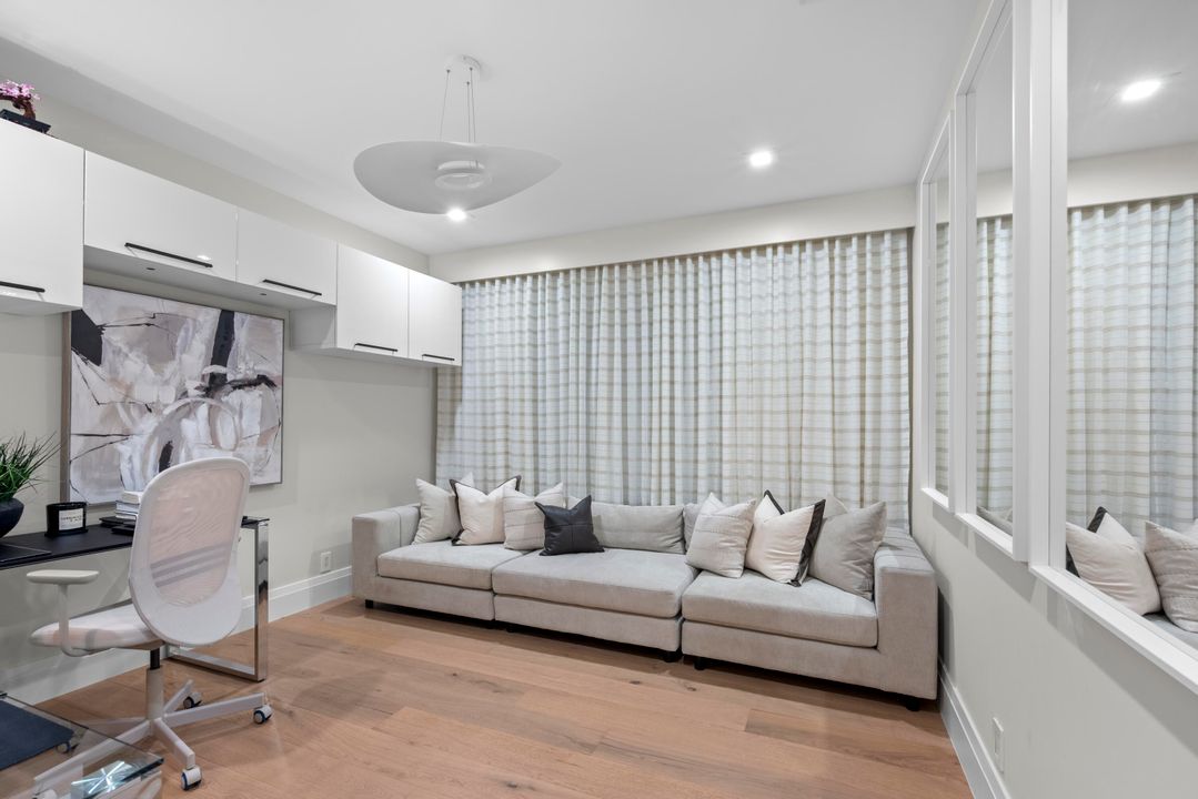 For Sale: $5,495,000 (5 beds, 7 baths, 4835 Square Feet)