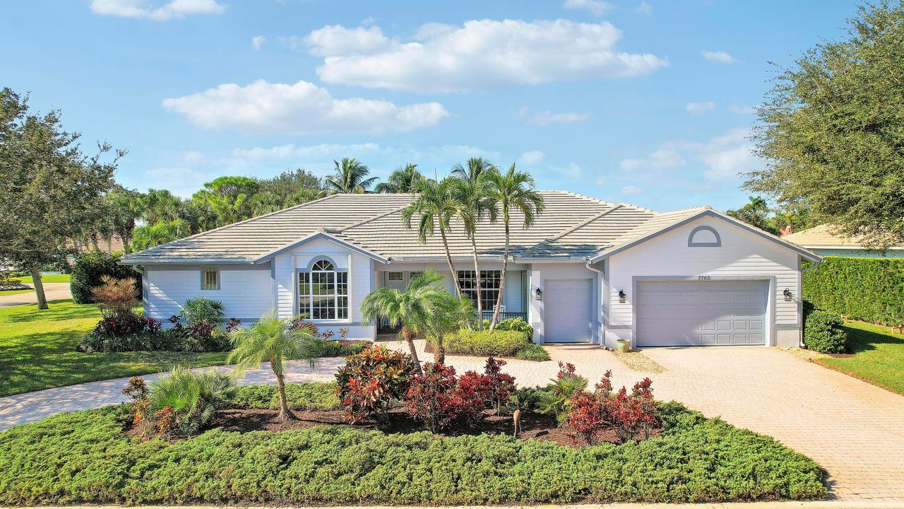 For Sale: $989,000 (4 beds, 3 baths, 2484 Square Feet)