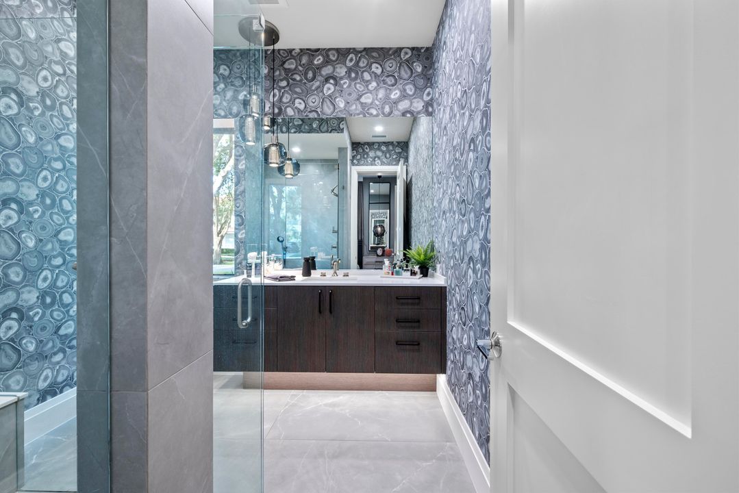 For Sale: $5,495,000 (5 beds, 7 baths, 4835 Square Feet)