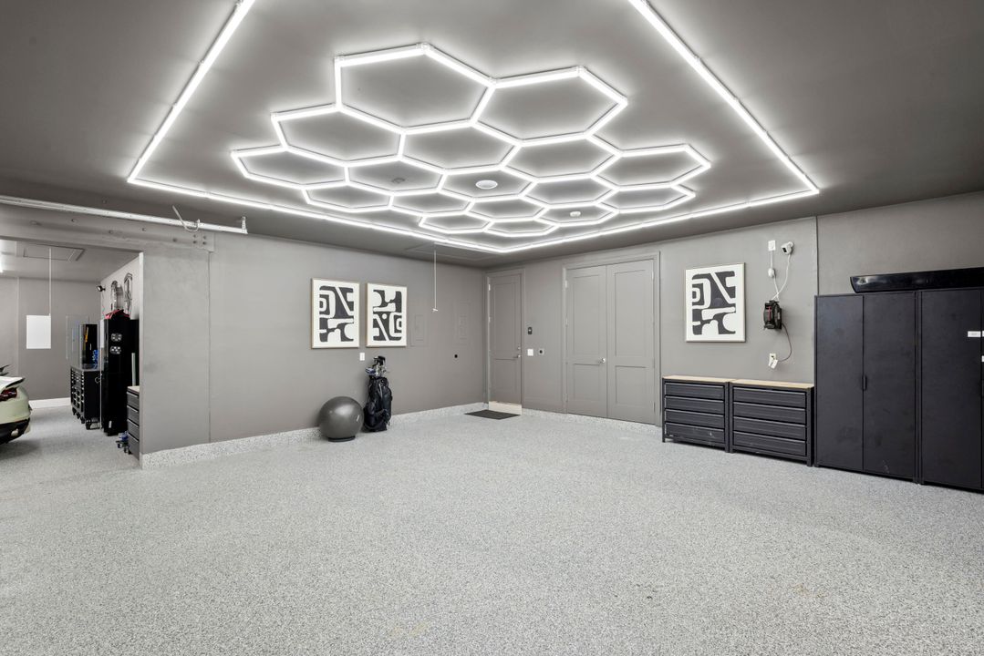 For Sale: $5,495,000 (5 beds, 7 baths, 4835 Square Feet)