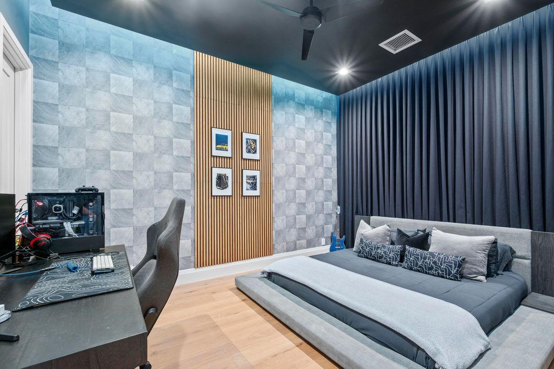 For Sale: $5,495,000 (5 beds, 7 baths, 4835 Square Feet)