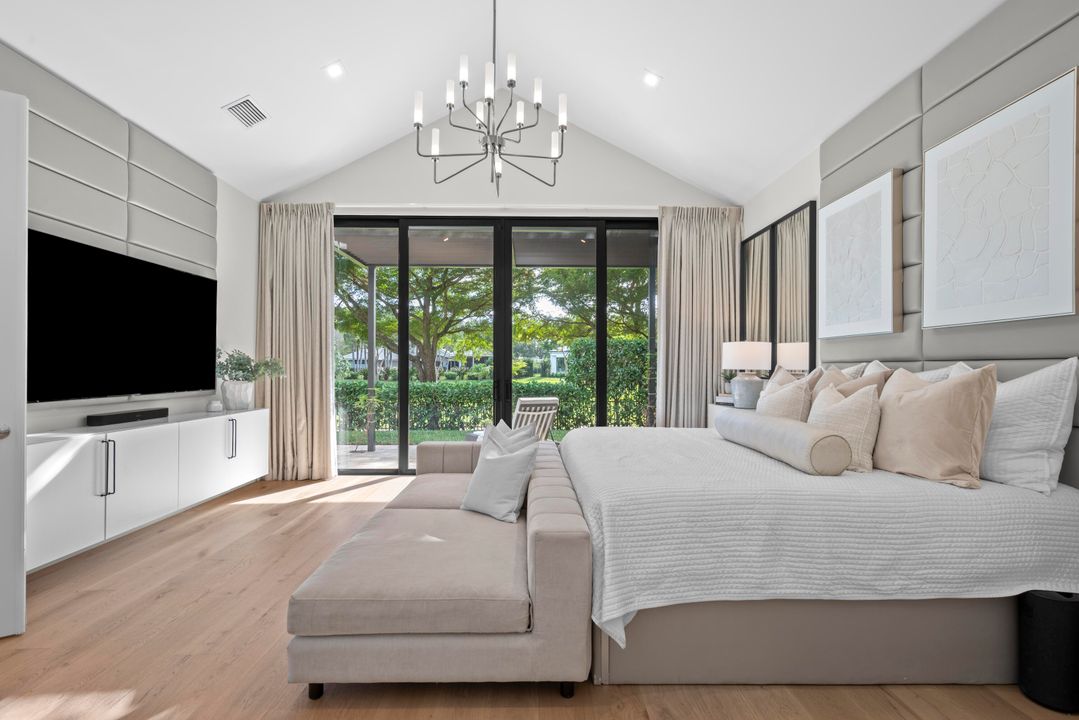 For Sale: $5,495,000 (5 beds, 7 baths, 4835 Square Feet)