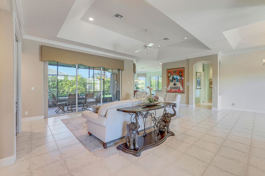 For Sale: $989,000 (4 beds, 3 baths, 2484 Square Feet)