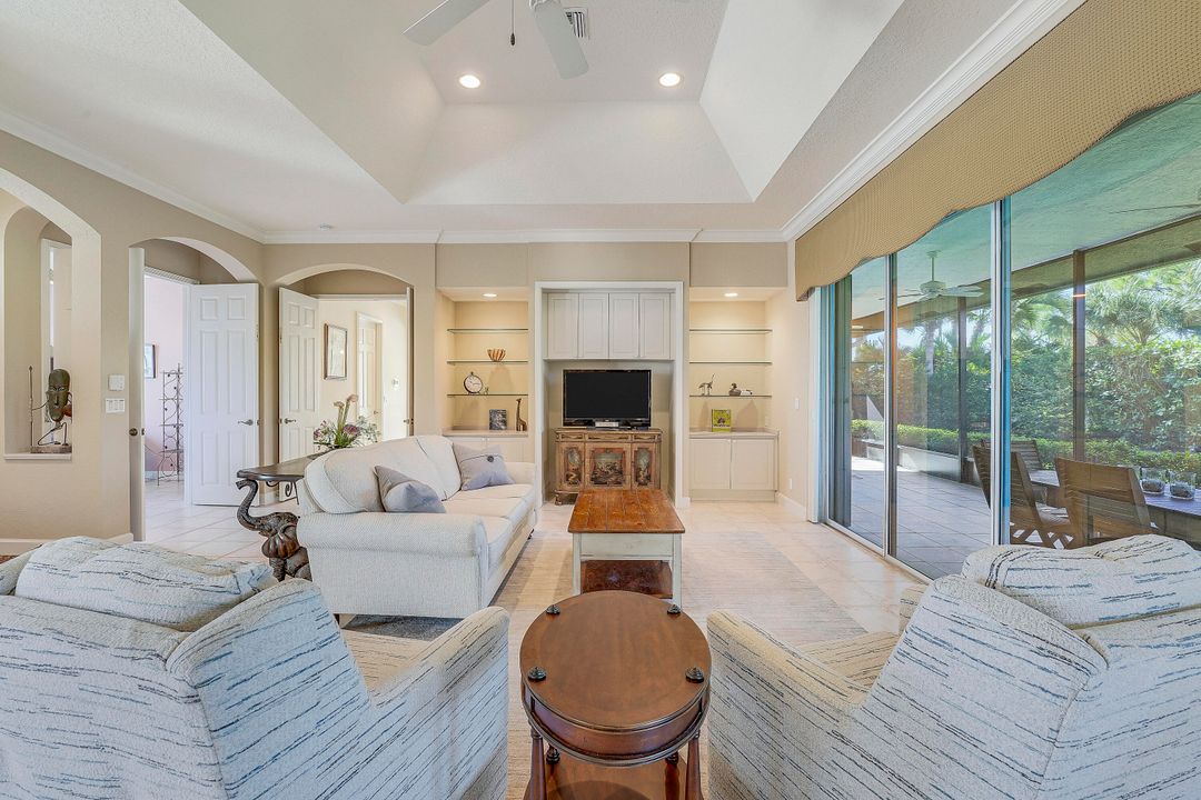 For Sale: $989,000 (4 beds, 3 baths, 2484 Square Feet)