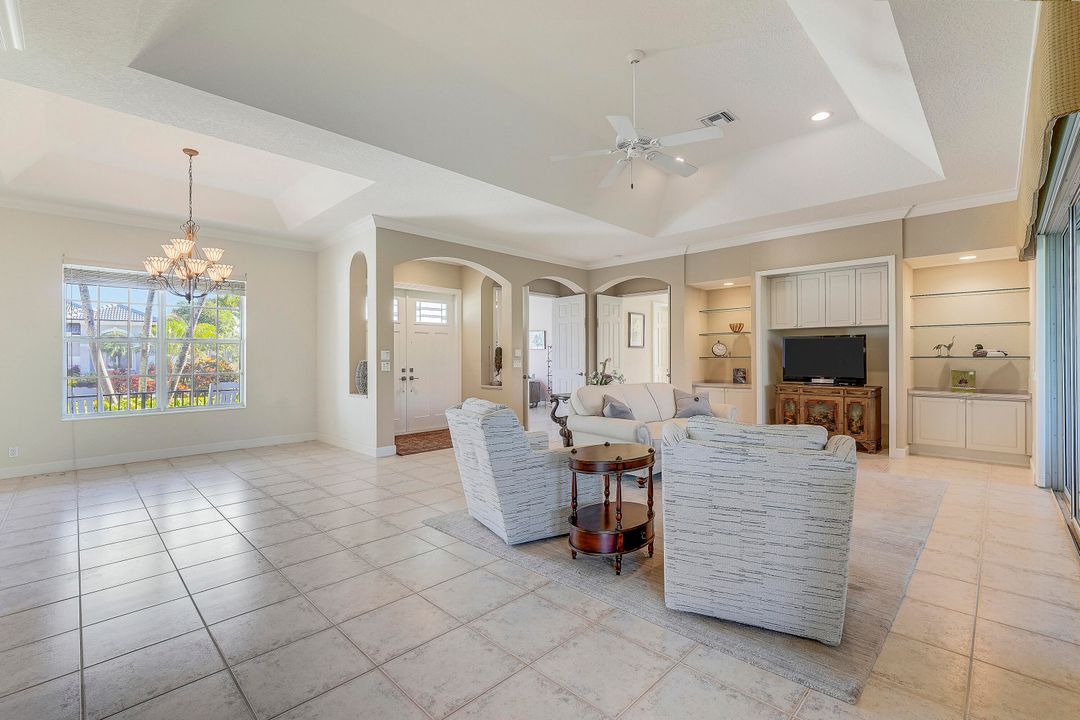 For Sale: $989,000 (4 beds, 3 baths, 2484 Square Feet)