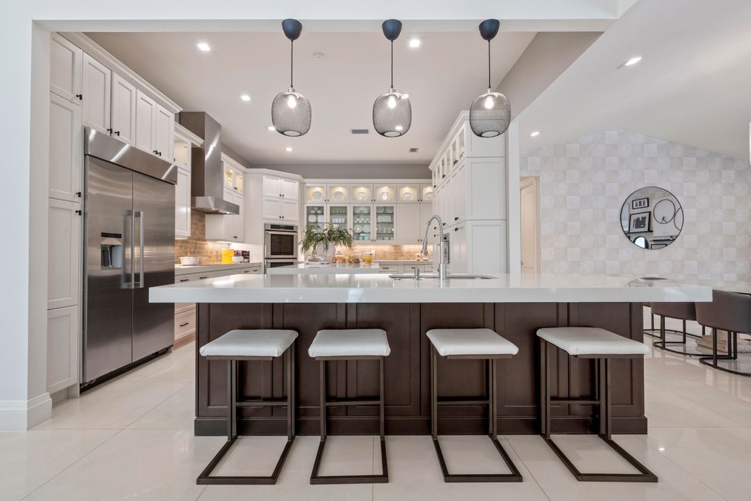 For Sale: $5,495,000 (5 beds, 7 baths, 4835 Square Feet)