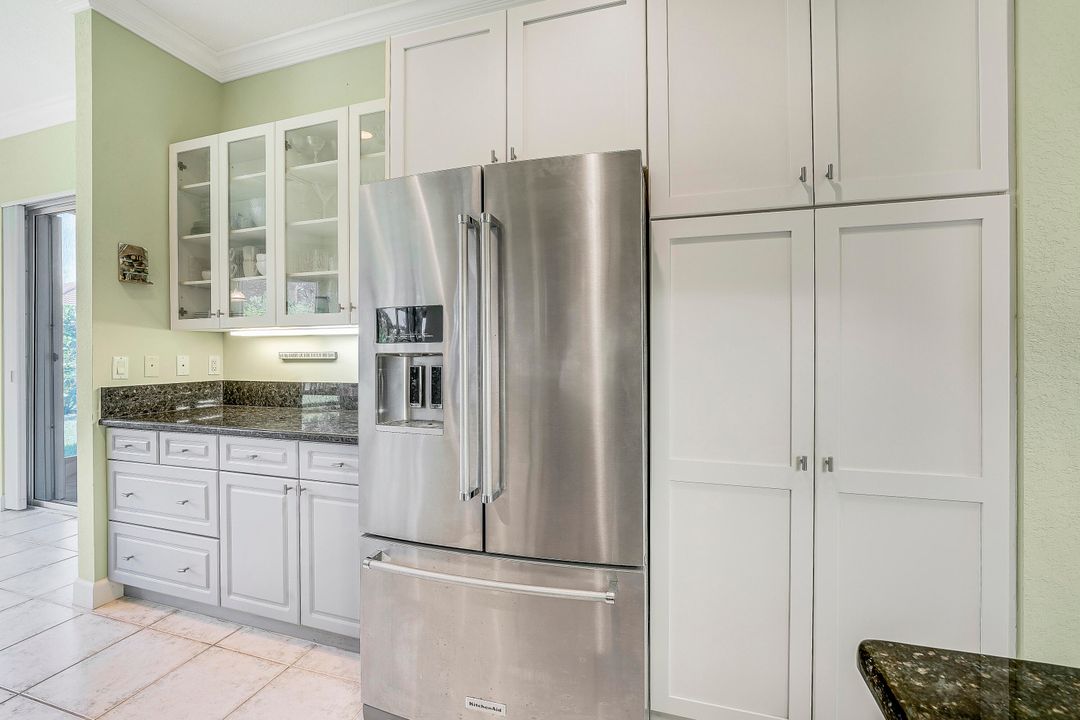 For Sale: $989,000 (4 beds, 3 baths, 2484 Square Feet)