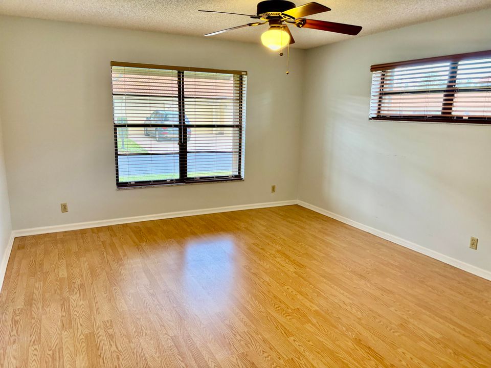 For Sale: $238,500 (2 beds, 2 baths, 1404 Square Feet)