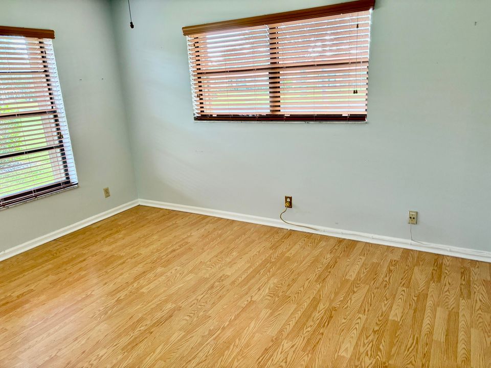 For Sale: $238,500 (2 beds, 2 baths, 1404 Square Feet)