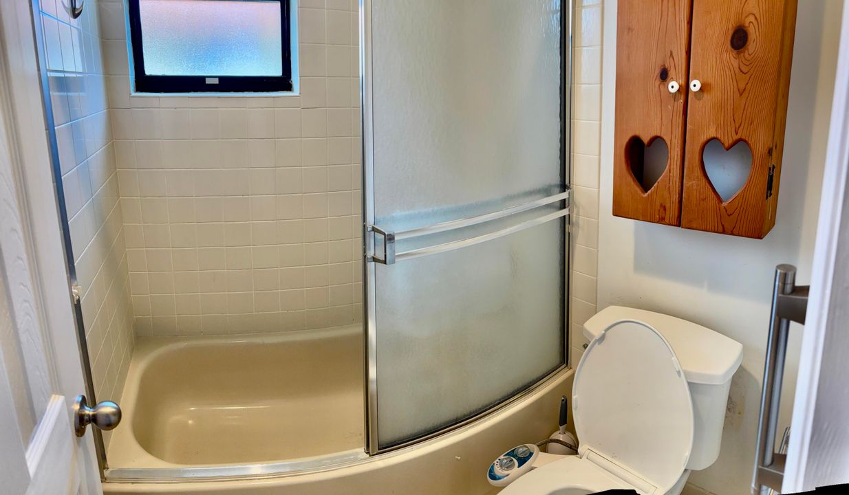 For Sale: $238,500 (2 beds, 2 baths, 1404 Square Feet)