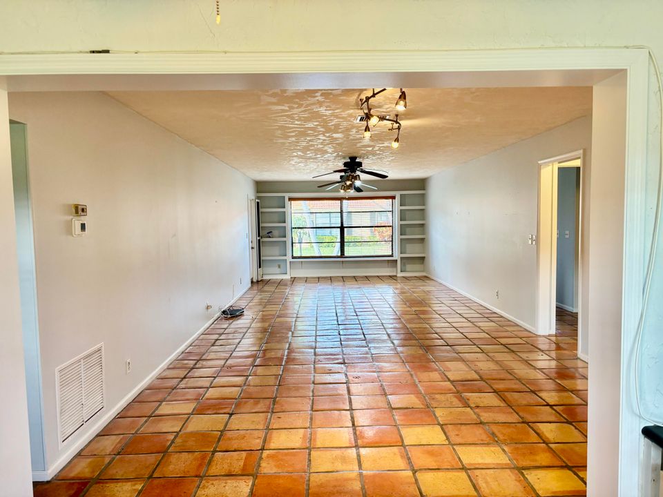 For Sale: $238,500 (2 beds, 2 baths, 1404 Square Feet)