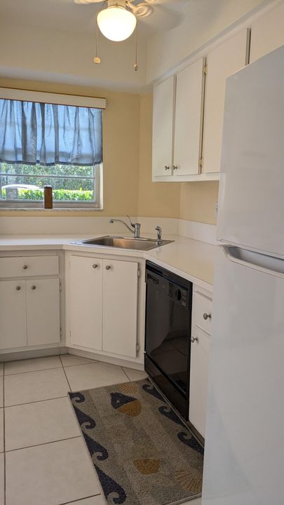 出租: $1,850 (2 贝兹, 2 浴室, 891 平方英尺)