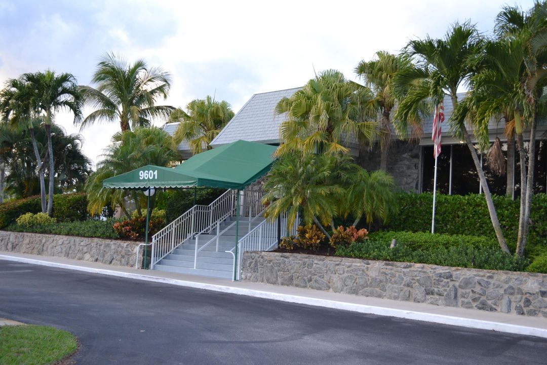 出租: $1,850 (2 贝兹, 2 浴室, 891 平方英尺)