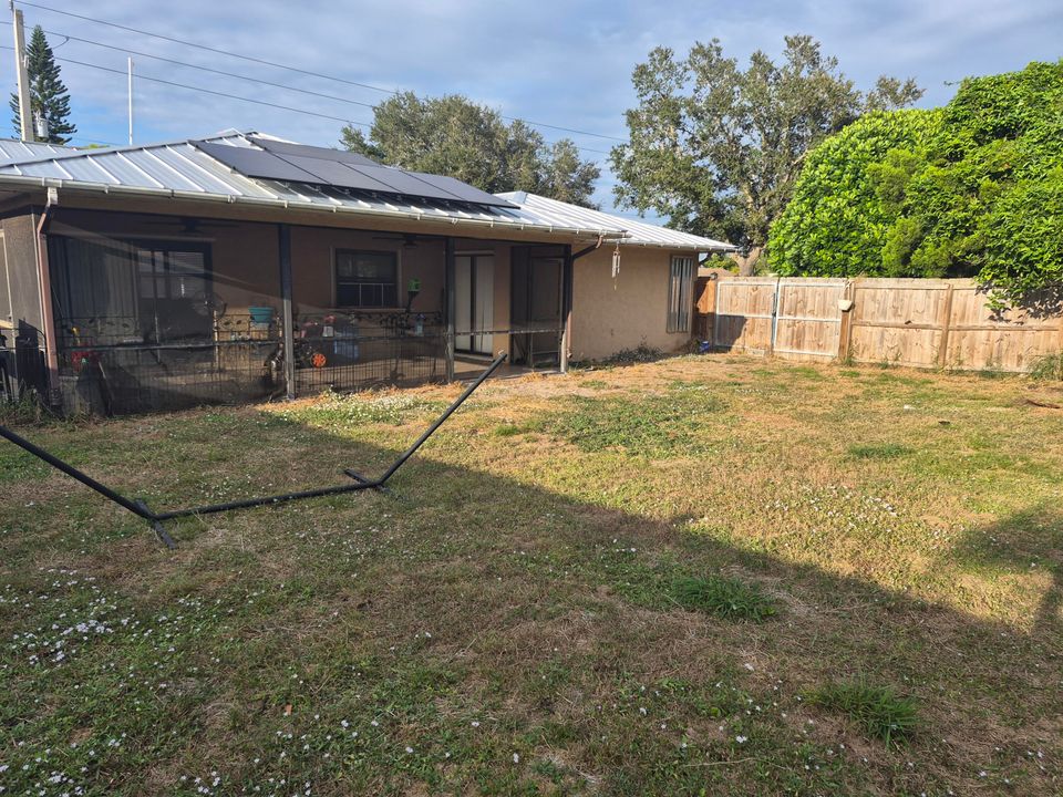 En Renta: $2,467 (3 camas, 2 baños, 1489 Pies cuadrados)