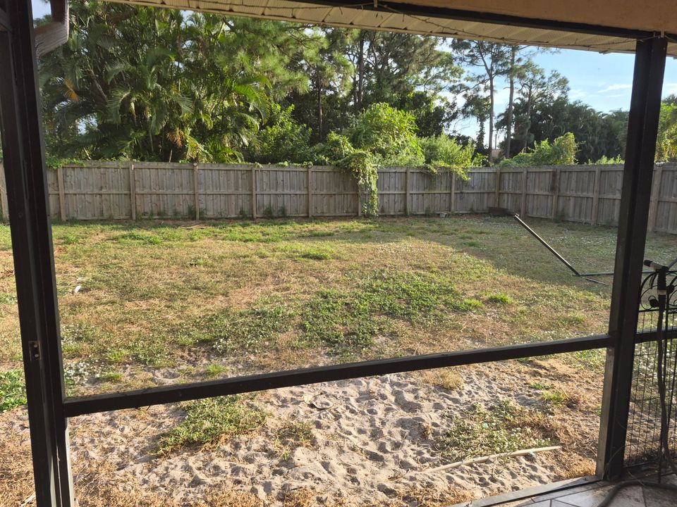 En Renta: $2,467 (3 camas, 2 baños, 1489 Pies cuadrados)