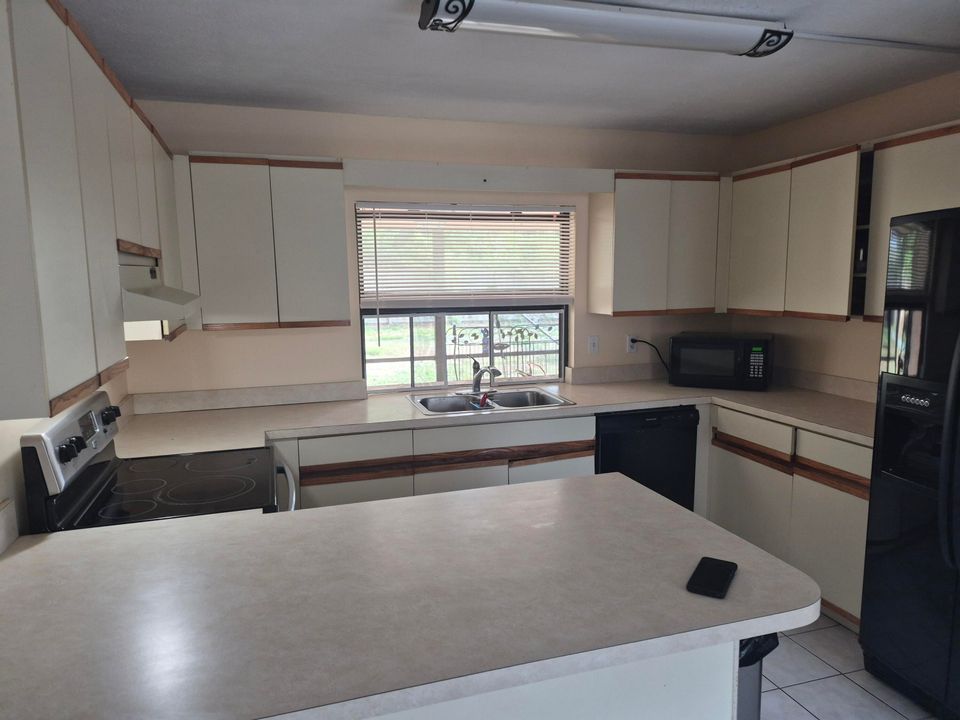 En Renta: $2,467 (3 camas, 2 baños, 1489 Pies cuadrados)