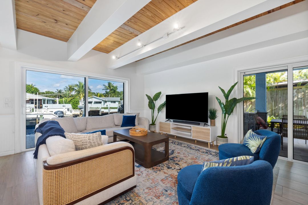 For Sale: $2,200,000 (5 beds, 4 baths, 2906 Square Feet)