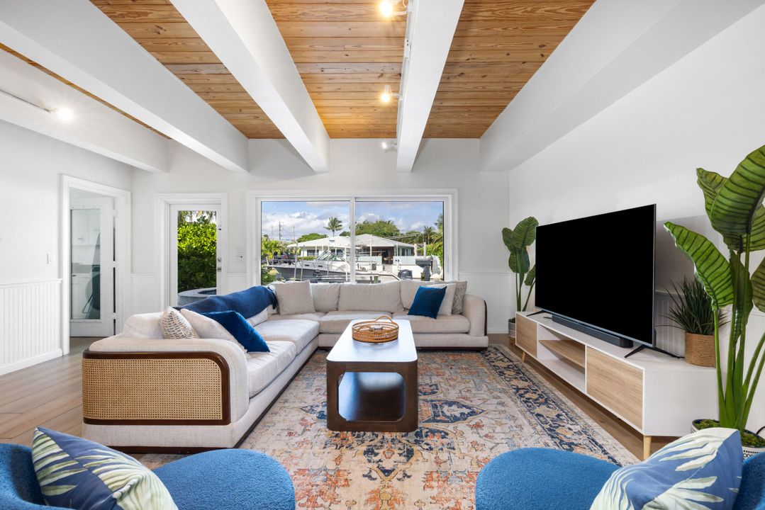 For Sale: $2,200,000 (5 beds, 4 baths, 2906 Square Feet)