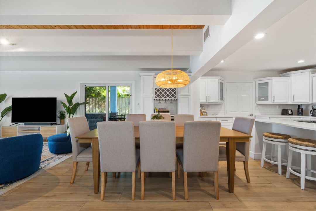 For Sale: $2,200,000 (5 beds, 4 baths, 2906 Square Feet)