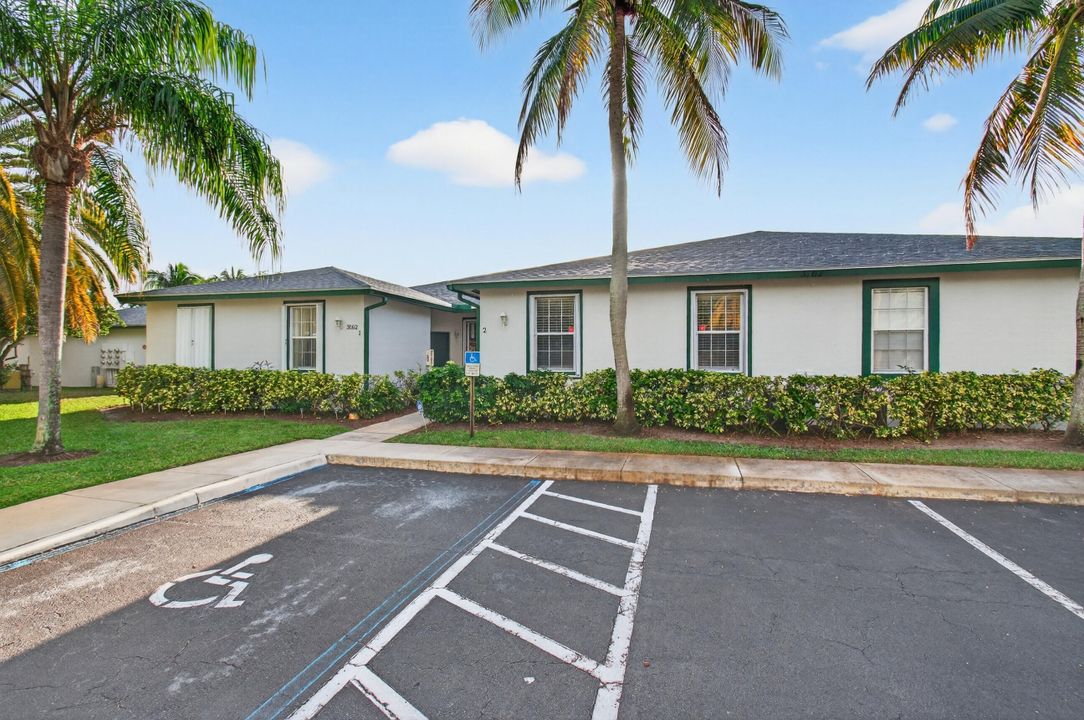 В аренду: $2,200 (2 спален, 2 ванн, 1345 Квадратных фут)