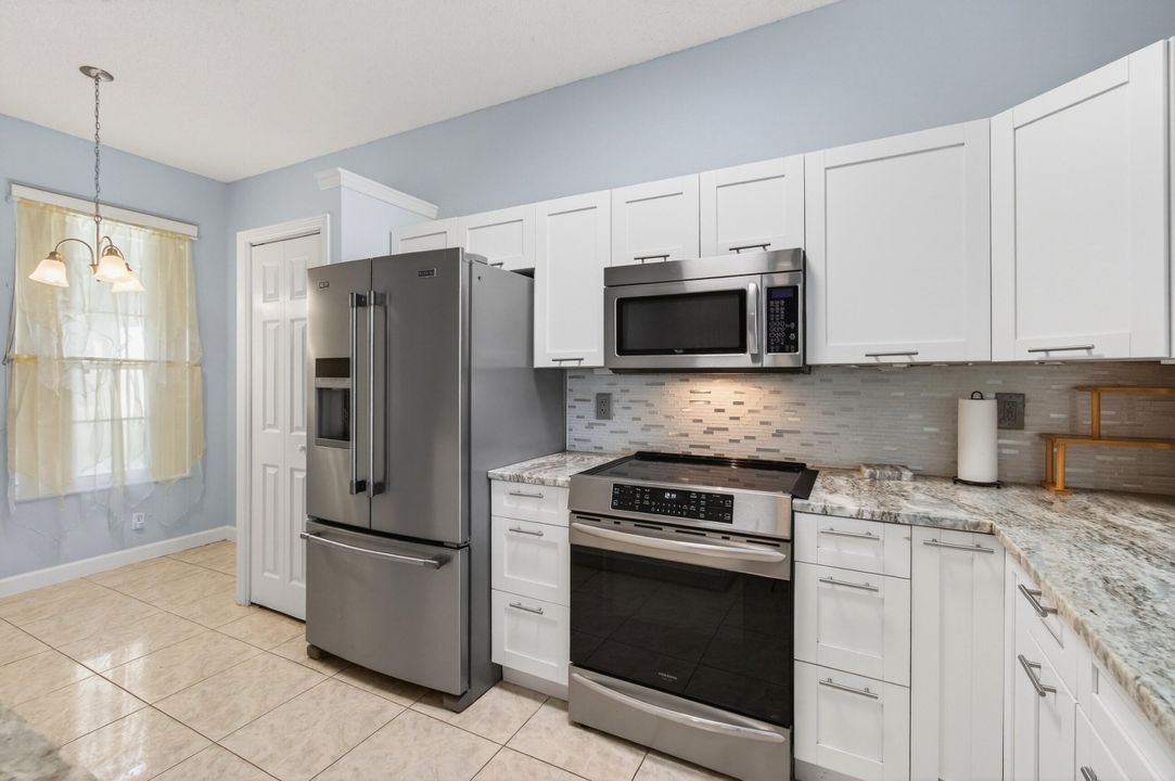 В аренду: $2,200 (2 спален, 2 ванн, 1345 Квадратных фут)