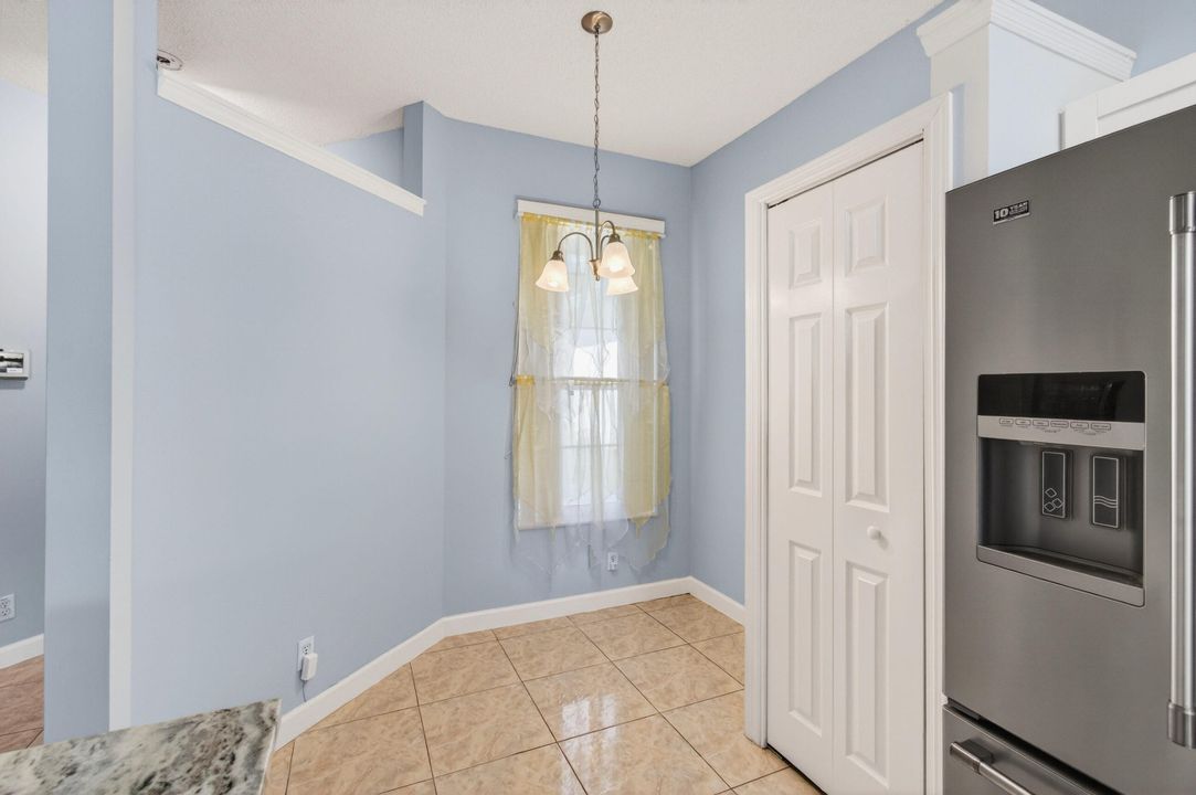 В аренду: $2,200 (2 спален, 2 ванн, 1345 Квадратных фут)