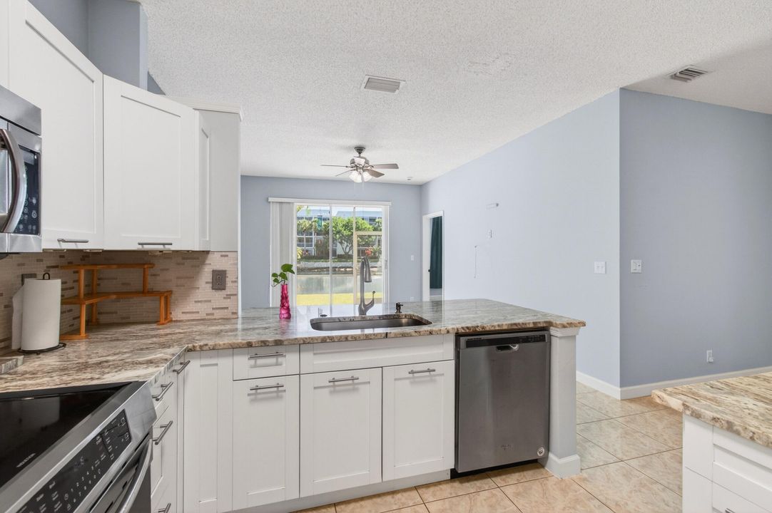 В аренду: $2,200 (2 спален, 2 ванн, 1345 Квадратных фут)