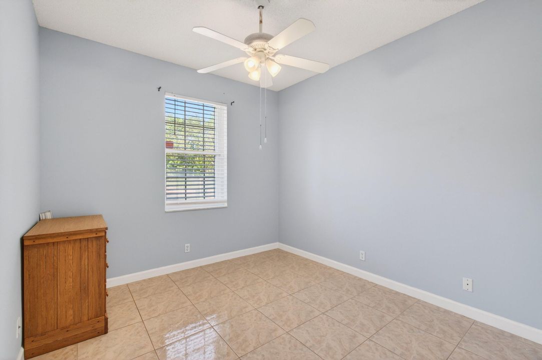 В аренду: $2,200 (2 спален, 2 ванн, 1345 Квадратных фут)