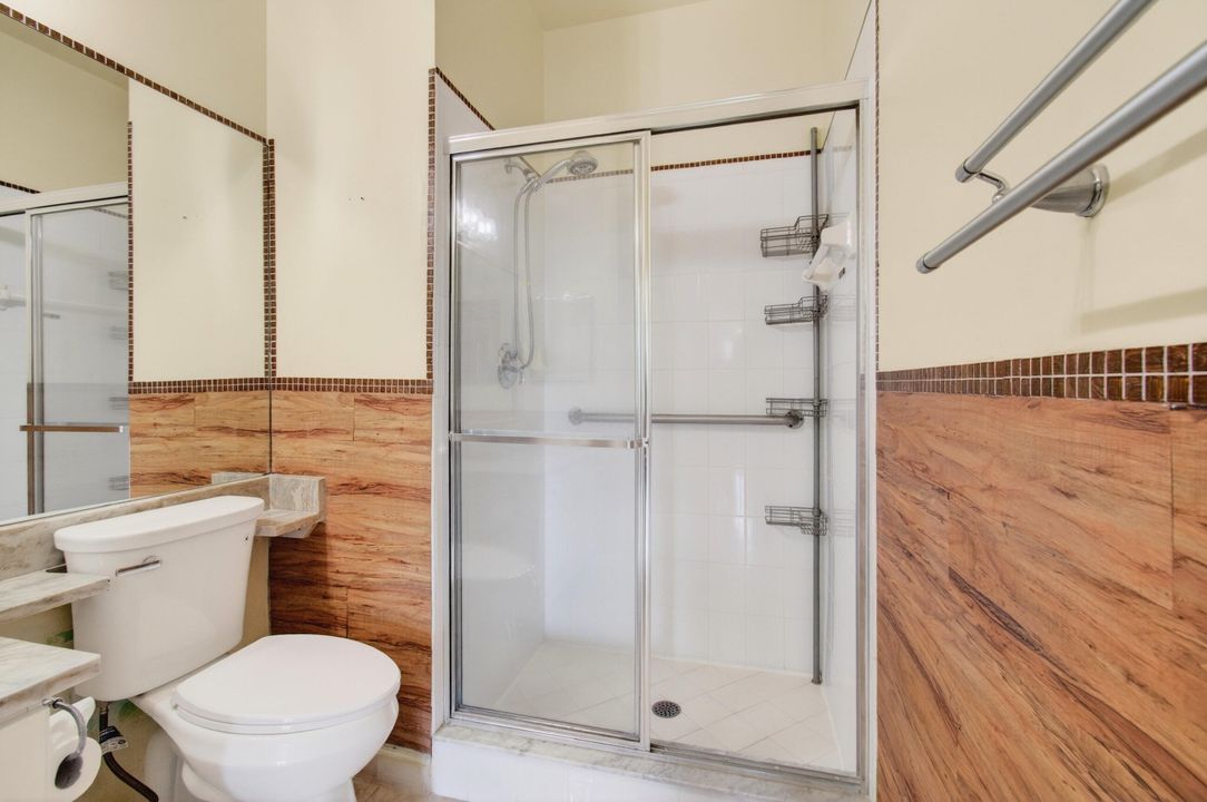 В аренду: $2,200 (2 спален, 2 ванн, 1345 Квадратных фут)