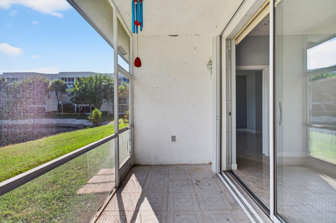 В аренду: $2,200 (2 спален, 2 ванн, 1345 Квадратных фут)