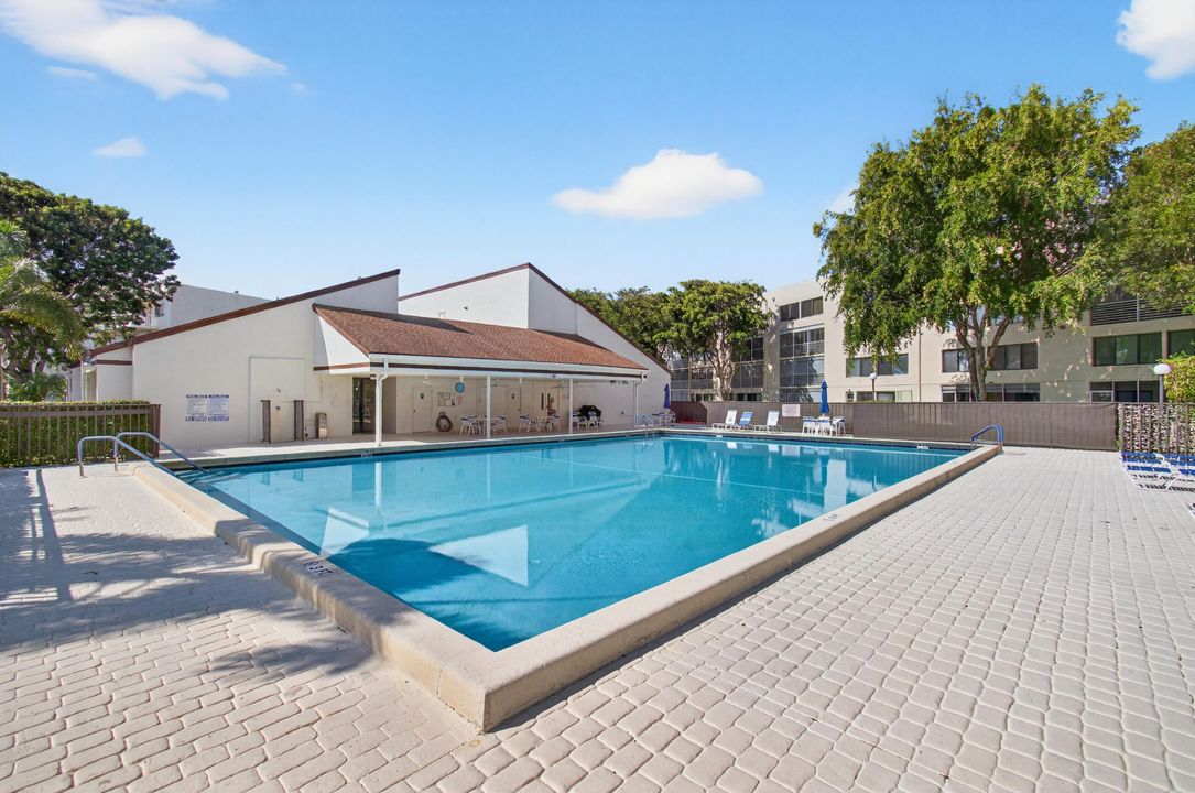 В аренду: $2,200 (2 спален, 2 ванн, 1345 Квадратных фут)