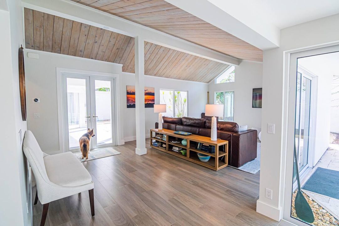 En Renta: $24,500 (3 camas, 3 baños, 2072 Pies cuadrados)