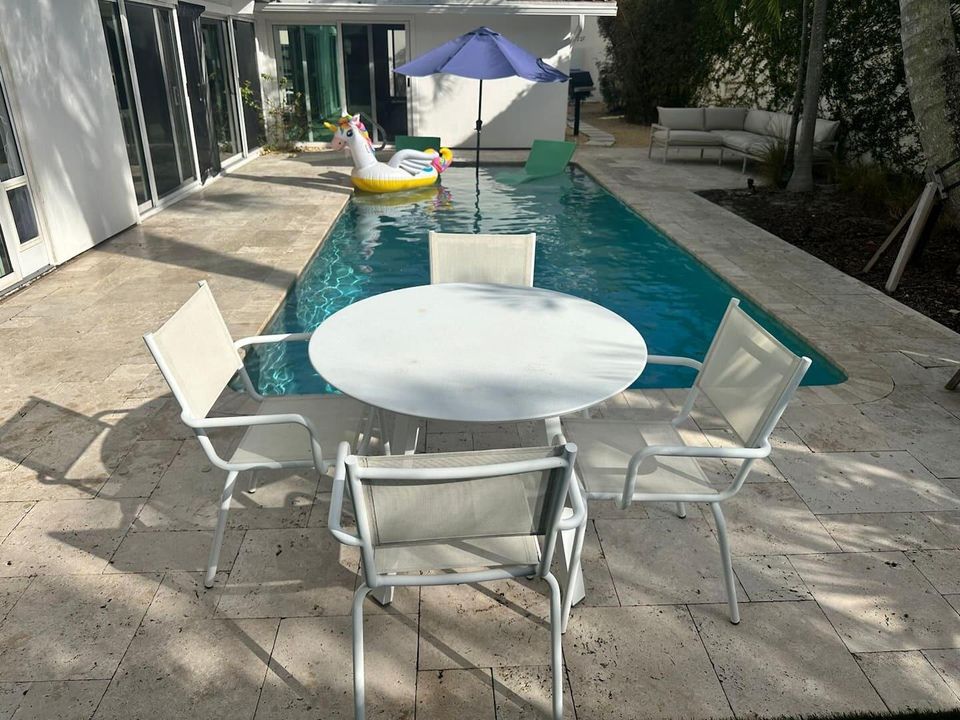 En Renta: $24,500 (3 camas, 3 baños, 2072 Pies cuadrados)